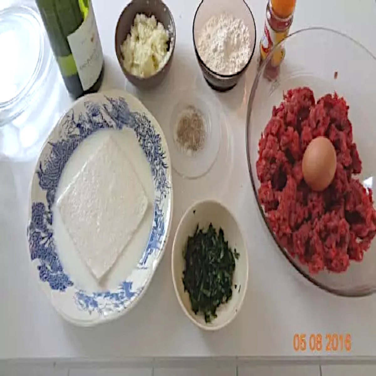 boulettes-de-viande-hachee-les-ingredients