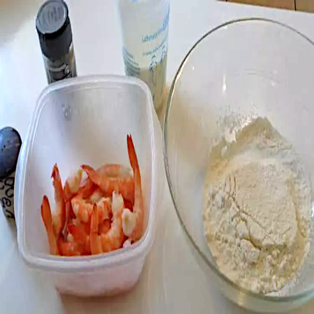 beignets-de-grosses-crevettes-tous-les-ingredients