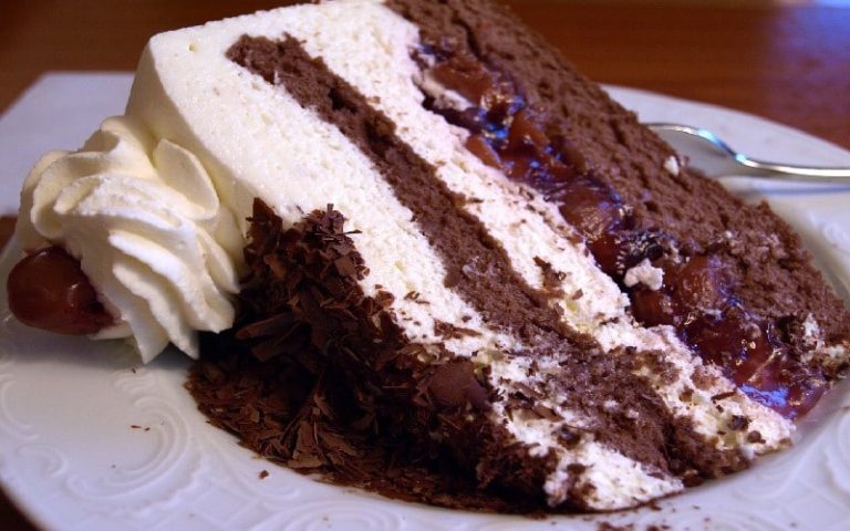 Black Forest gateau - German cuisine - forêt noire