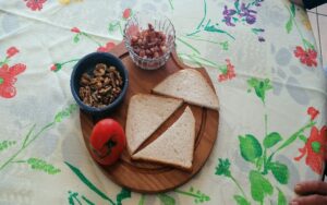 salade de chèvre chaud, noix,pain de mie