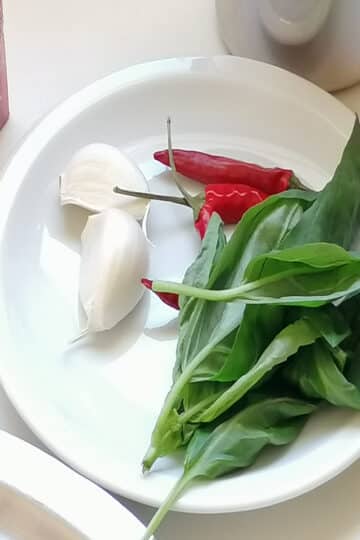 ail piment basilic