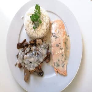 saumon avec riz et sauce